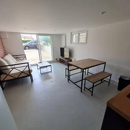 Appt 2 Pieces Avec Jardin * Royan