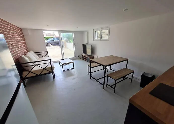 Appt 2 Pieces Avec Jardin * Royan